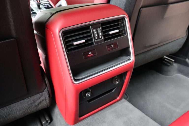 sv automobile turbo noir rouge img 0062 08