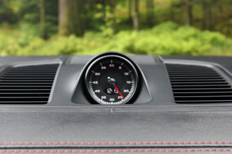 sv automobile turbo noir rouge img 0089 23