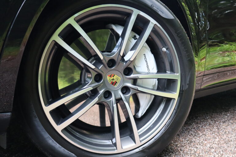 sv automobile turbo noir rouge img 0119 29