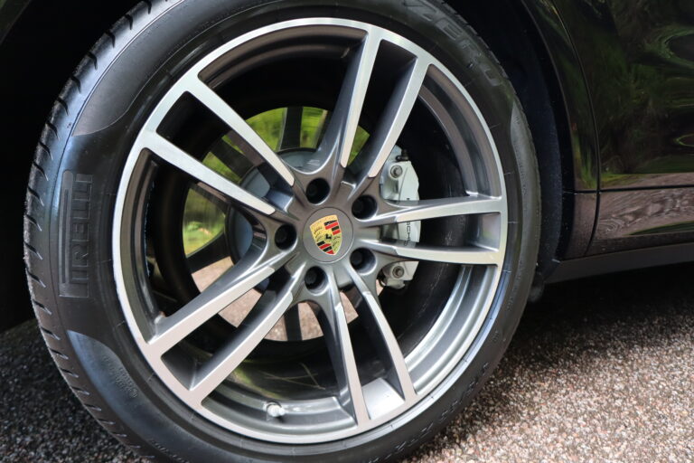 sv automobile turbo noir rouge img 0122 31