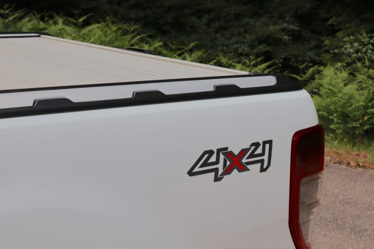 sv automobile 2 3 blanc img 2117 13