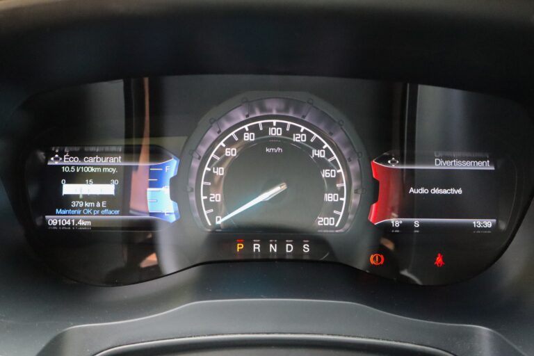 sv automobile 2 3 blanc img 2120 15
