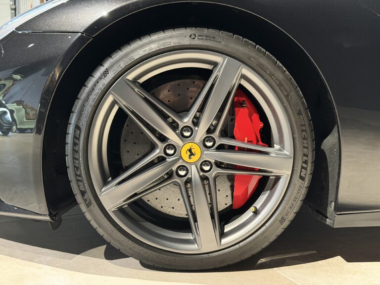 sv automobile f12 noir img 3822 02