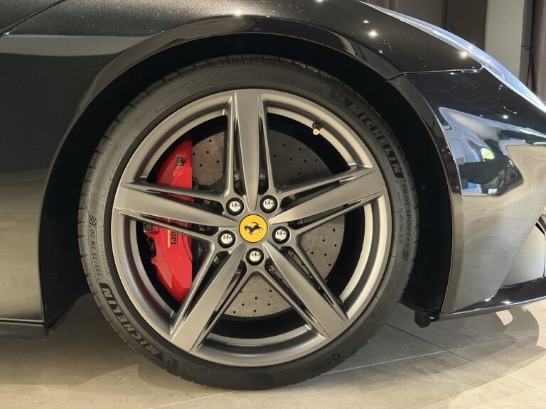 sv automobile f12 noir img 3826 05