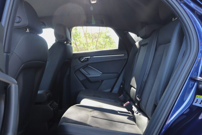 sv automobile q3 bleu sportback img 3392 03
