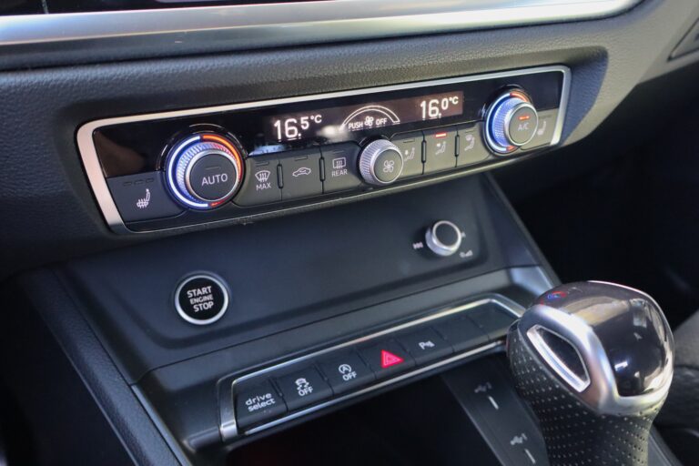 sv automobile q3 bleu sportback img 3453 15