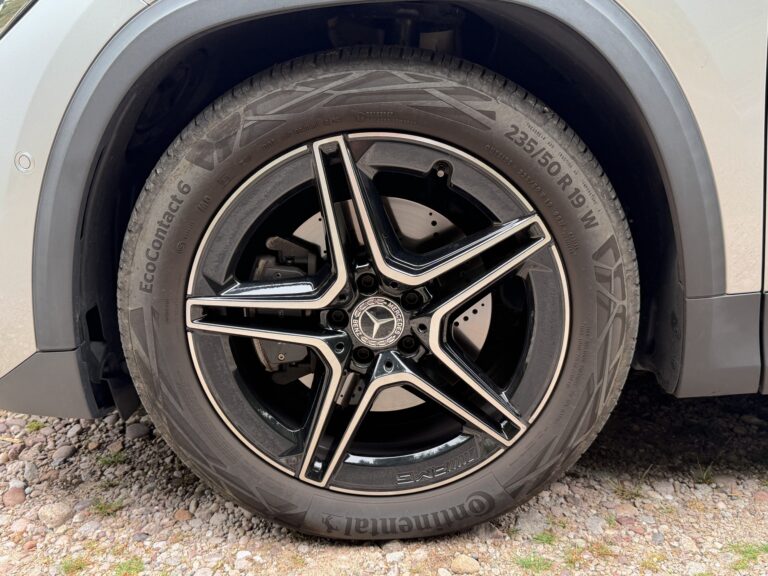 sv automobile gla gris img 2800 15
