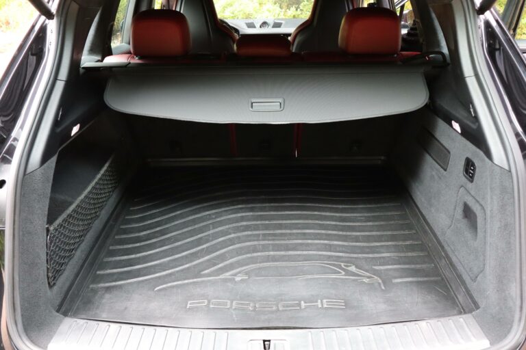 Cayenne Turbo 4.0 V8 550cv