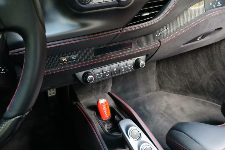 F8 Tributo 3.9i V8 Turbo 720cv origine France