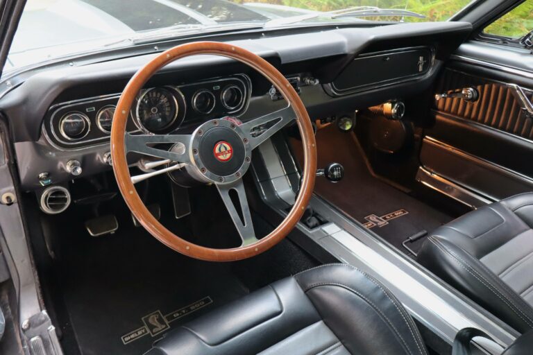 Ford Mustang Fastback Eleanor replica