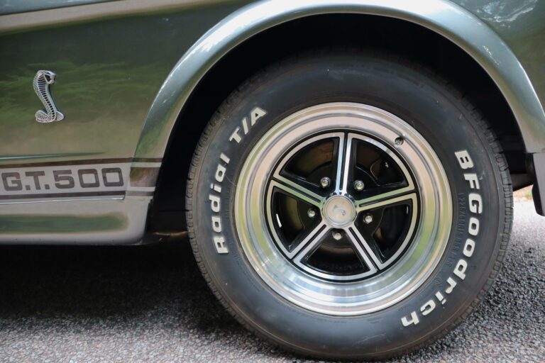 Ford Mustang Fastback Eleanor replica