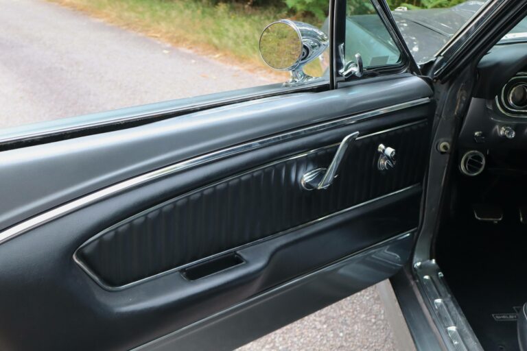 Ford Mustang Fastback Eleanor replica