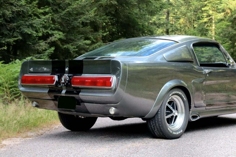 Ford Mustang Fastback Eleanor replica