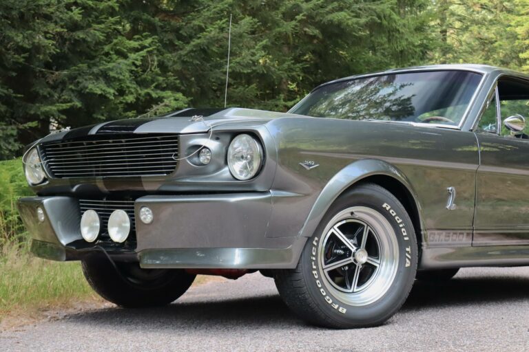 Ford Mustang Fastback Eleanor replica