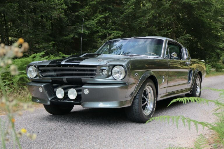 Ford Mustang Fastback Eleanor replica