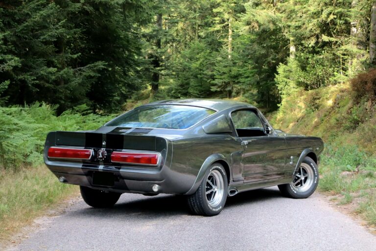 Ford Mustang Fastback Eleanor replica