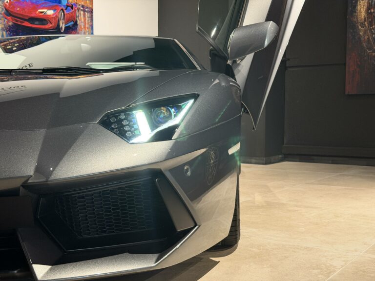 Lamborghini Aventador LP 700-4