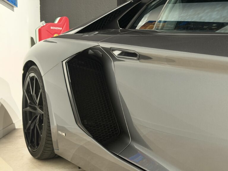 Lamborghini Aventador LP 700-4