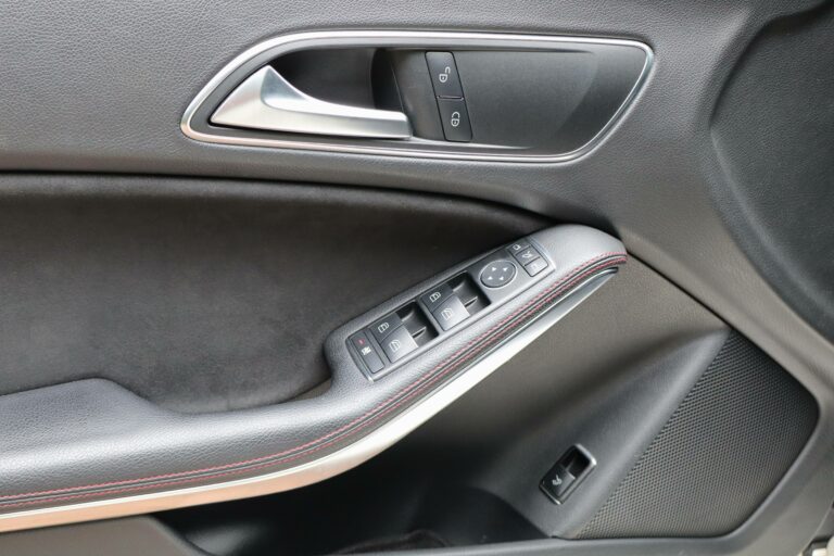 Mercedes-Benz CLA 200 Fascination AMG Line