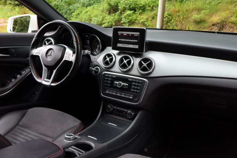 Mercedes-Benz CLA 200 Fascination AMG Line