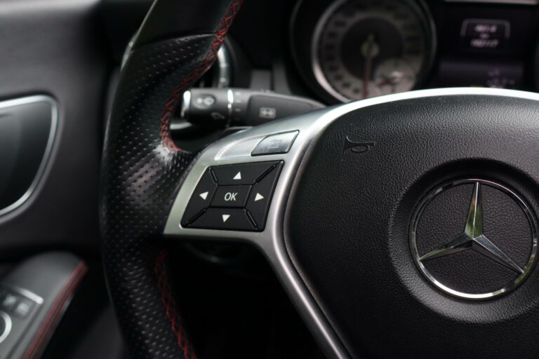 Mercedes-Benz CLA 200 Fascination AMG Line
